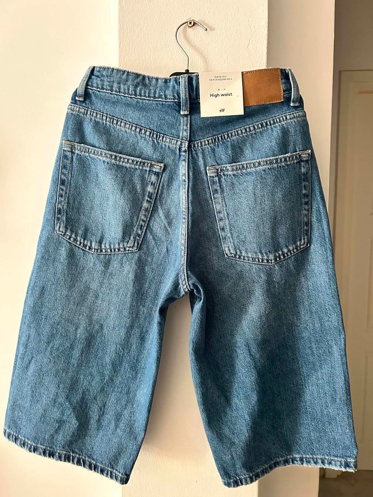 Bermuda en jean H&M neuf avec étiquette 