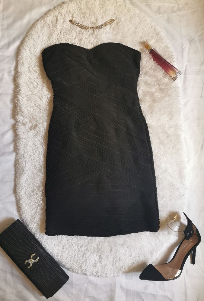 Petite robe noire sexy