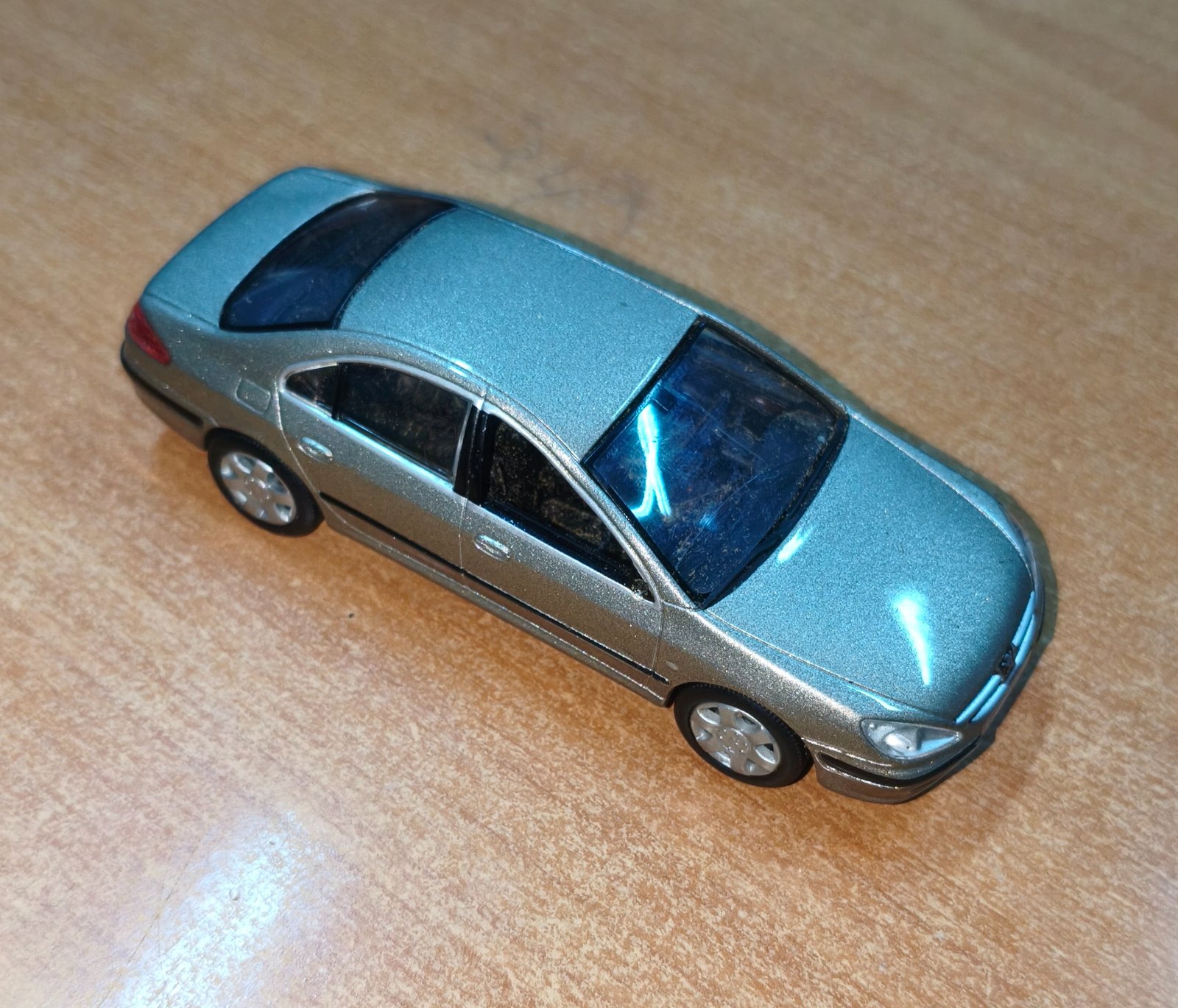 Peugeot 607