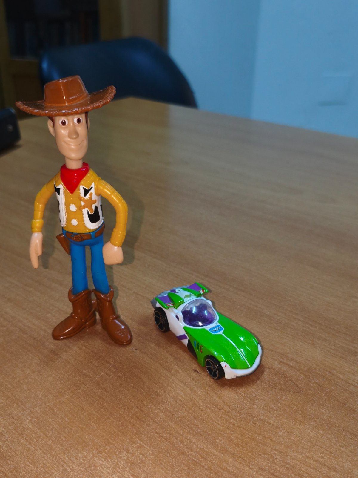 Woody avec voiture buzz 