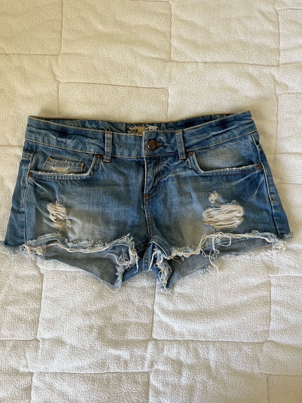 Vintage Bershka shorts🖤