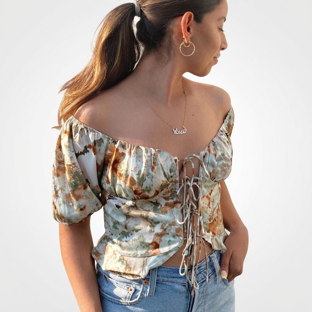 Haut fleuri tendance lace-up 🌸✨ Perfect for summer !