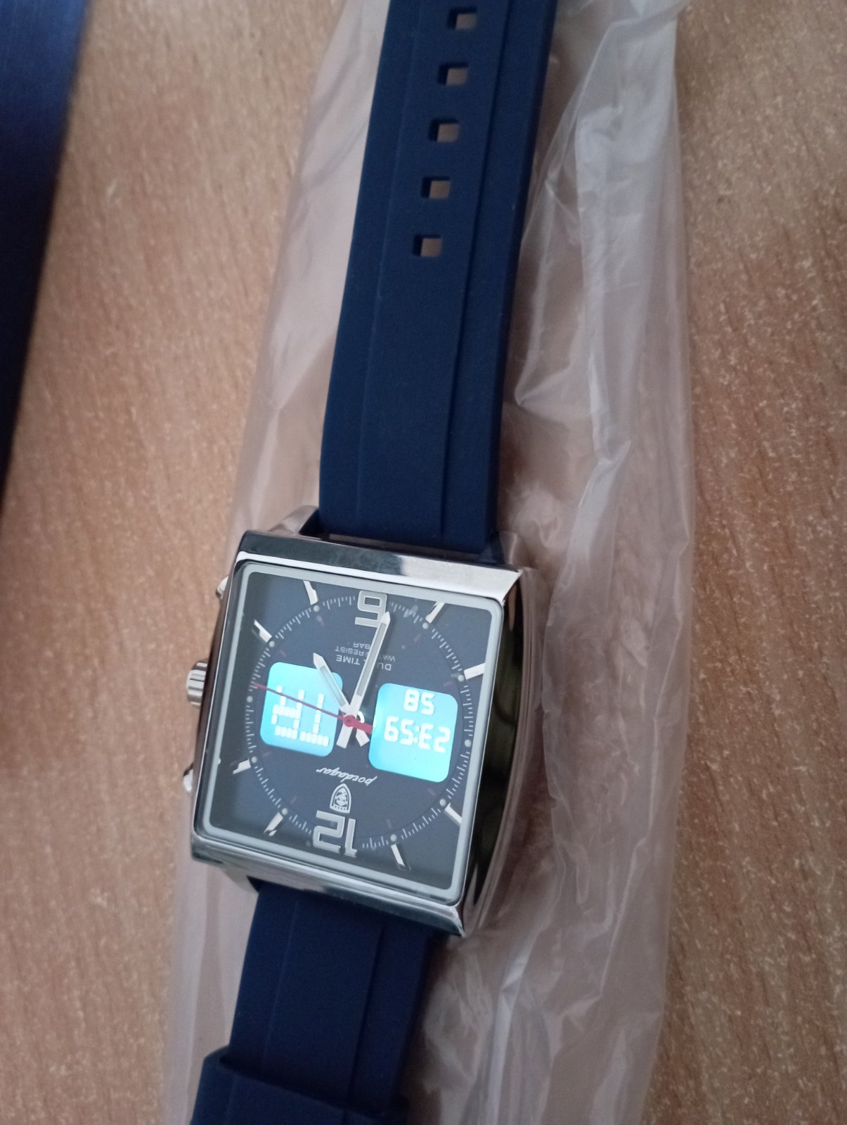 Montre homme POEDAGAR carré 
