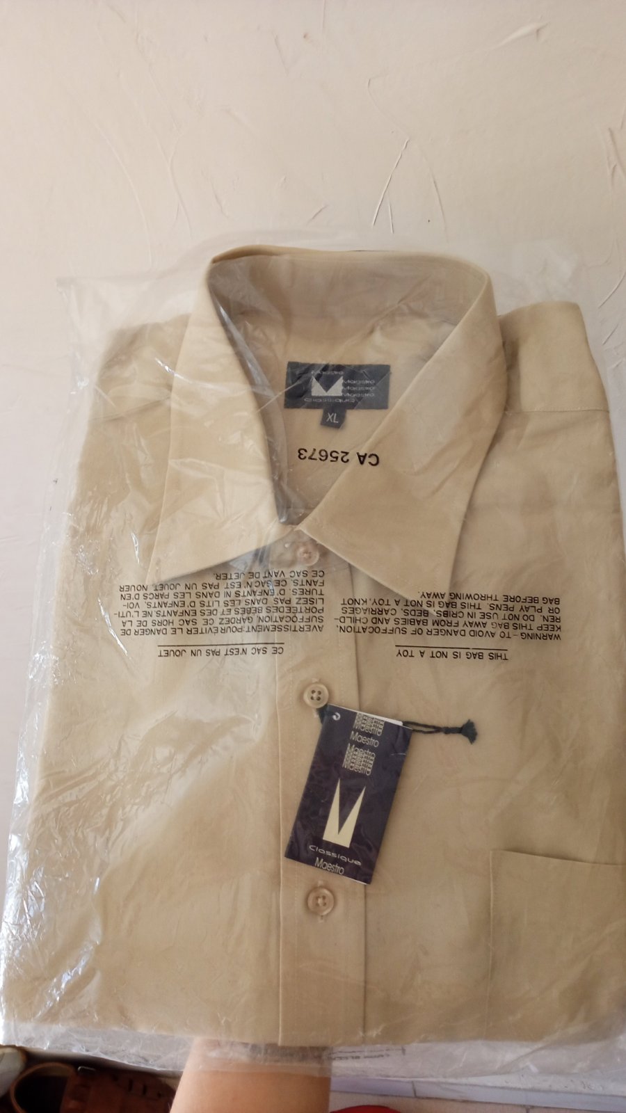 Chemise homme avec étiquette 