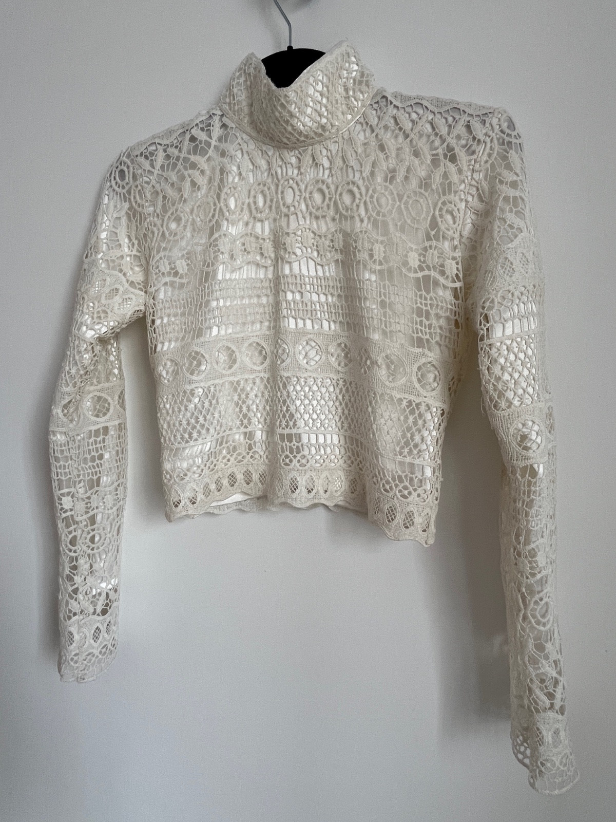 Veste courte en gaipure