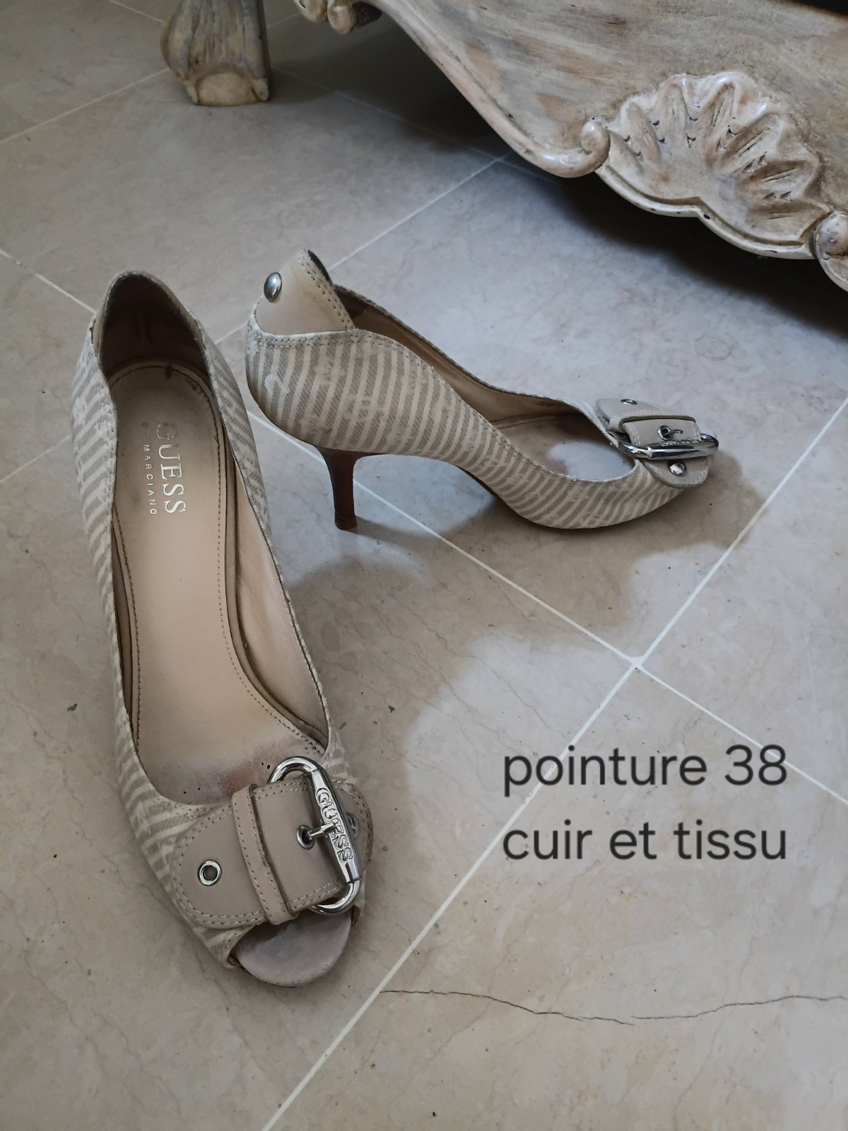 Des chaussures à vendre