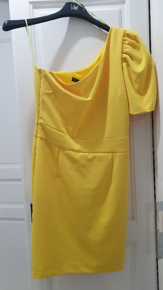 Robe jaune zara