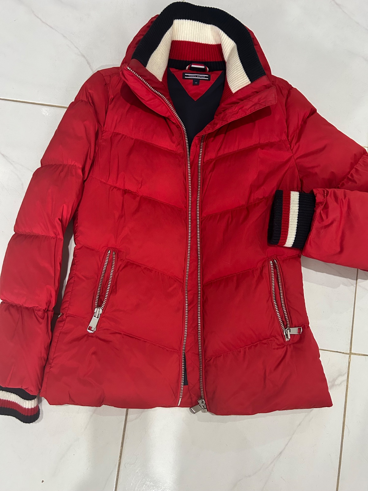 Doudoune rouge Tommy taille 38