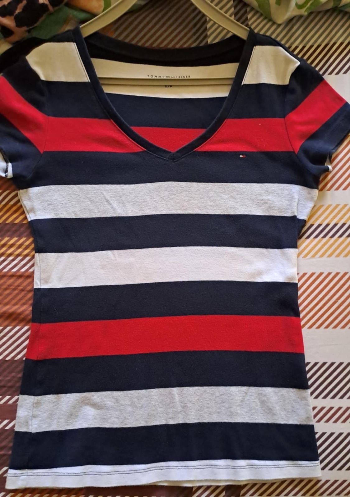 Tee shirt tommy original trés bon état