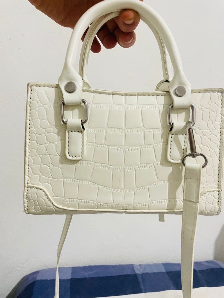 White little purse 🥥