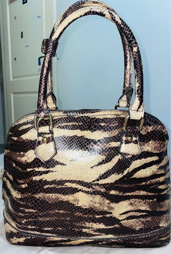 Snake print bag 