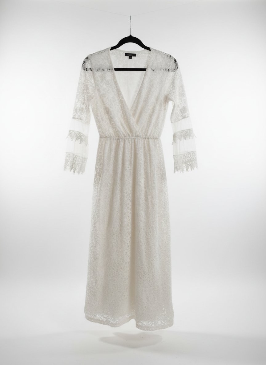 Robe blanche en dentelle 
