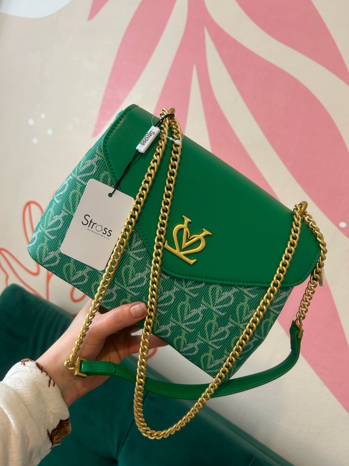 Sac à bandoulière Strass vert 💚 avec une chaîne dorée neuf avec étiquette 
