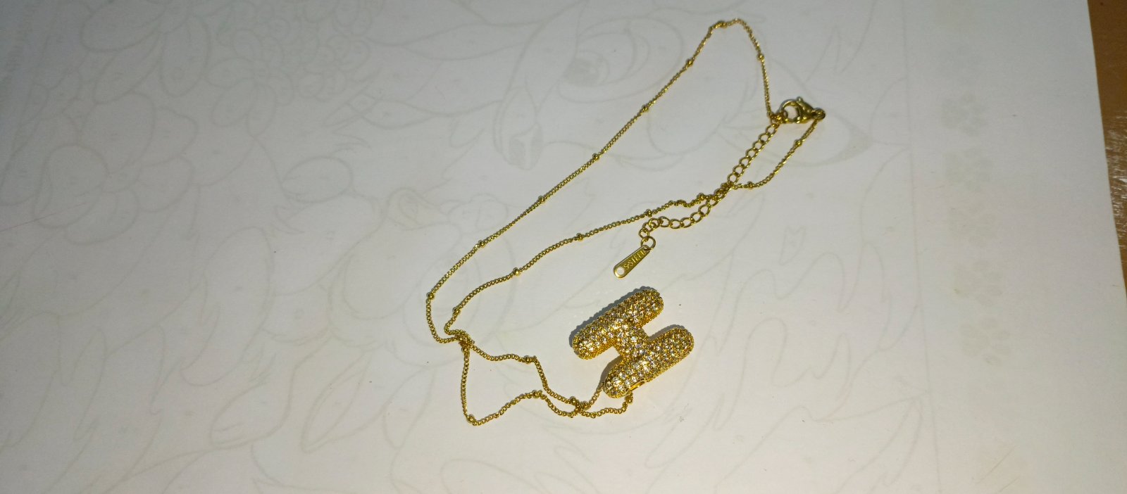 Collier lettre H 