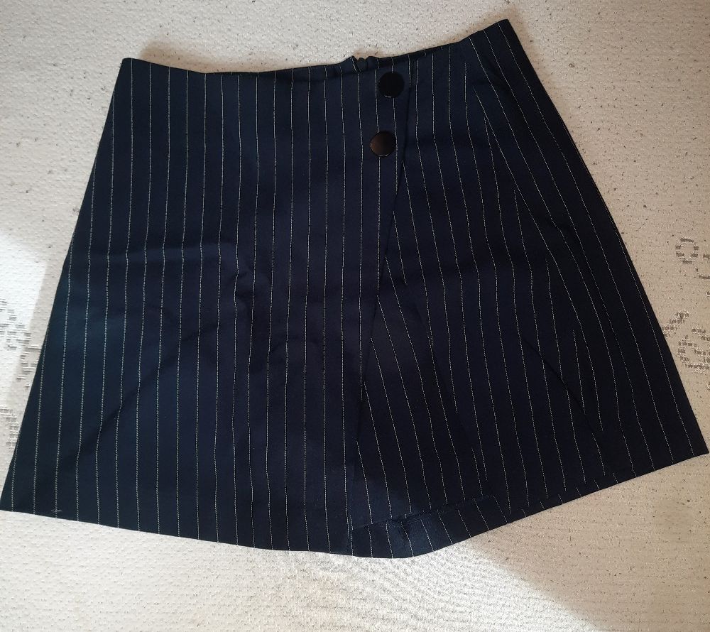 Jupe short Stradivarius XS bleu marine 