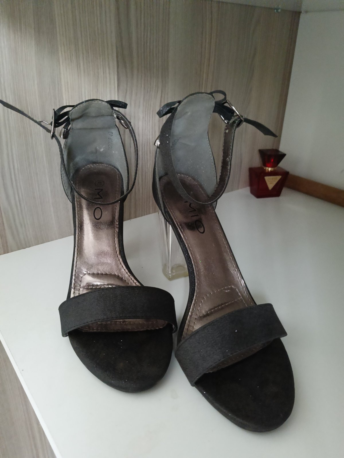 Sandales a talons pointure 40