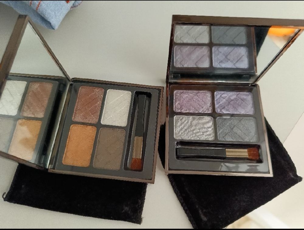 Deux palettes Burberry 
