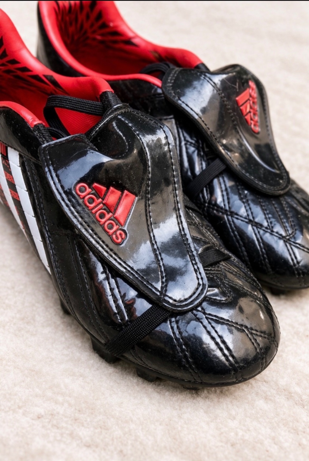 Chaussures de football Adidas enfant - comme neuves