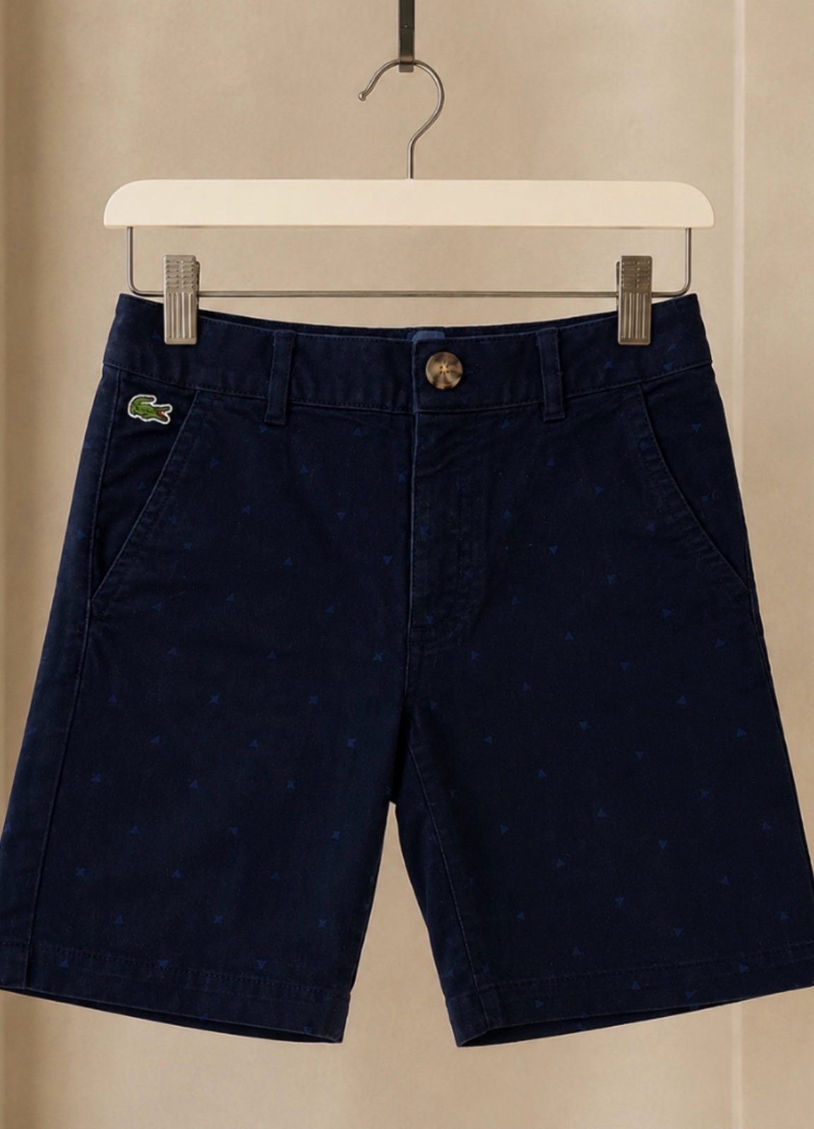 Short Lacoste bleu marine à motifs – Taille 6 ans / 116 cm – État neuf