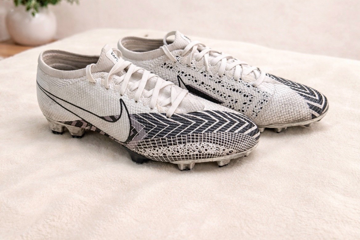 Chaussures de football Nike Vapor enfant – comme neuves