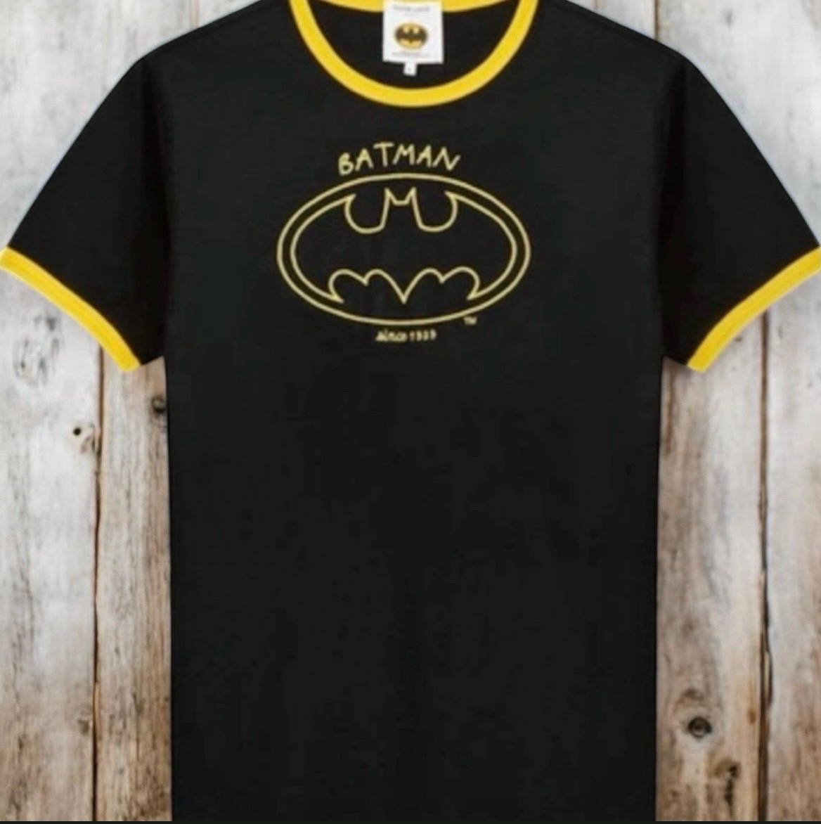 T-shirt Batman Maison Labiche Paris noir et jaune – logo brodé 2 modèles disponibles dans mon dressing prix tres interessant pour l'achat des deux 