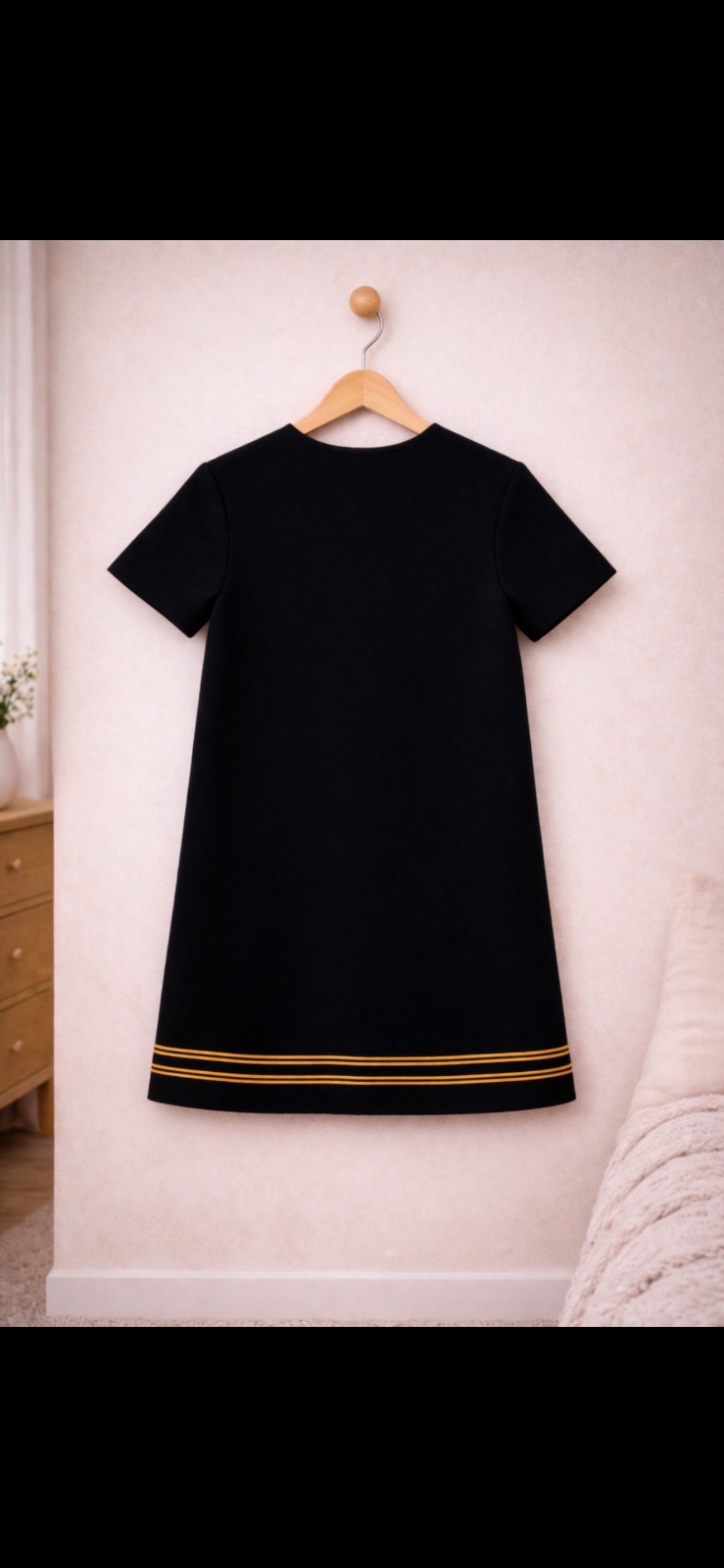 Robe DSQUARED2 noire fille 8 ans avec finitions dorées