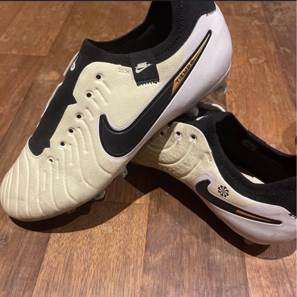 Crampons de football bas Nike Tiempo