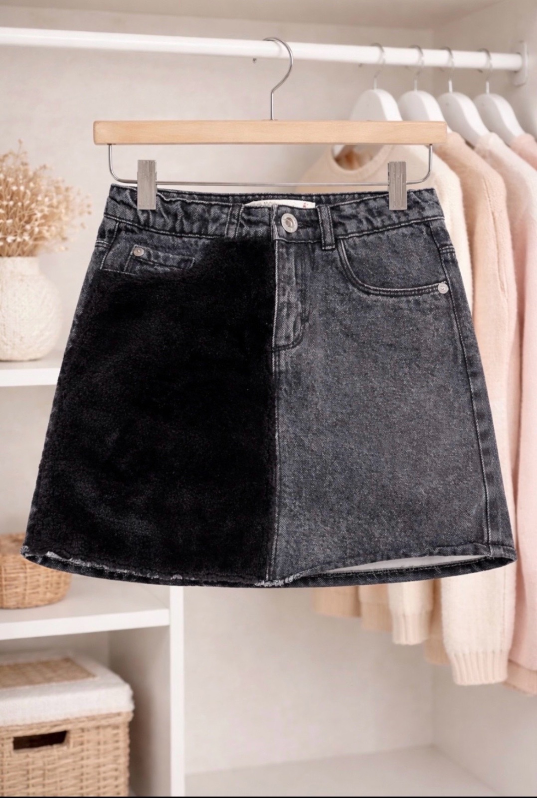 Jupe Zara Girls bi-matière jean & fourrure noire – 7 ans / 122