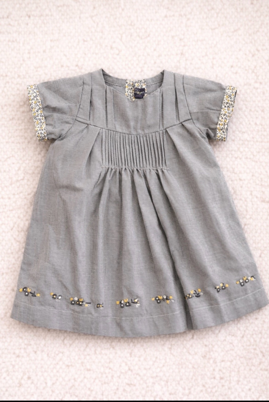 Robe Sergent Major 6 mois pied-de-poule broderies fleurs neuve