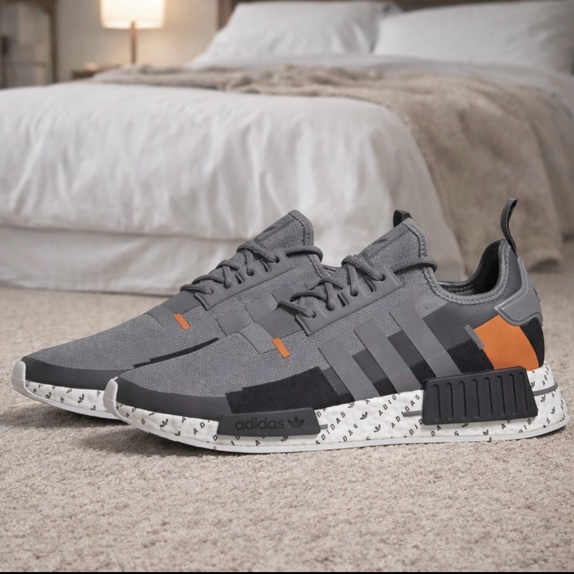 Adidas NMD R1 grises – neuves sans étiquette – taille 37,5