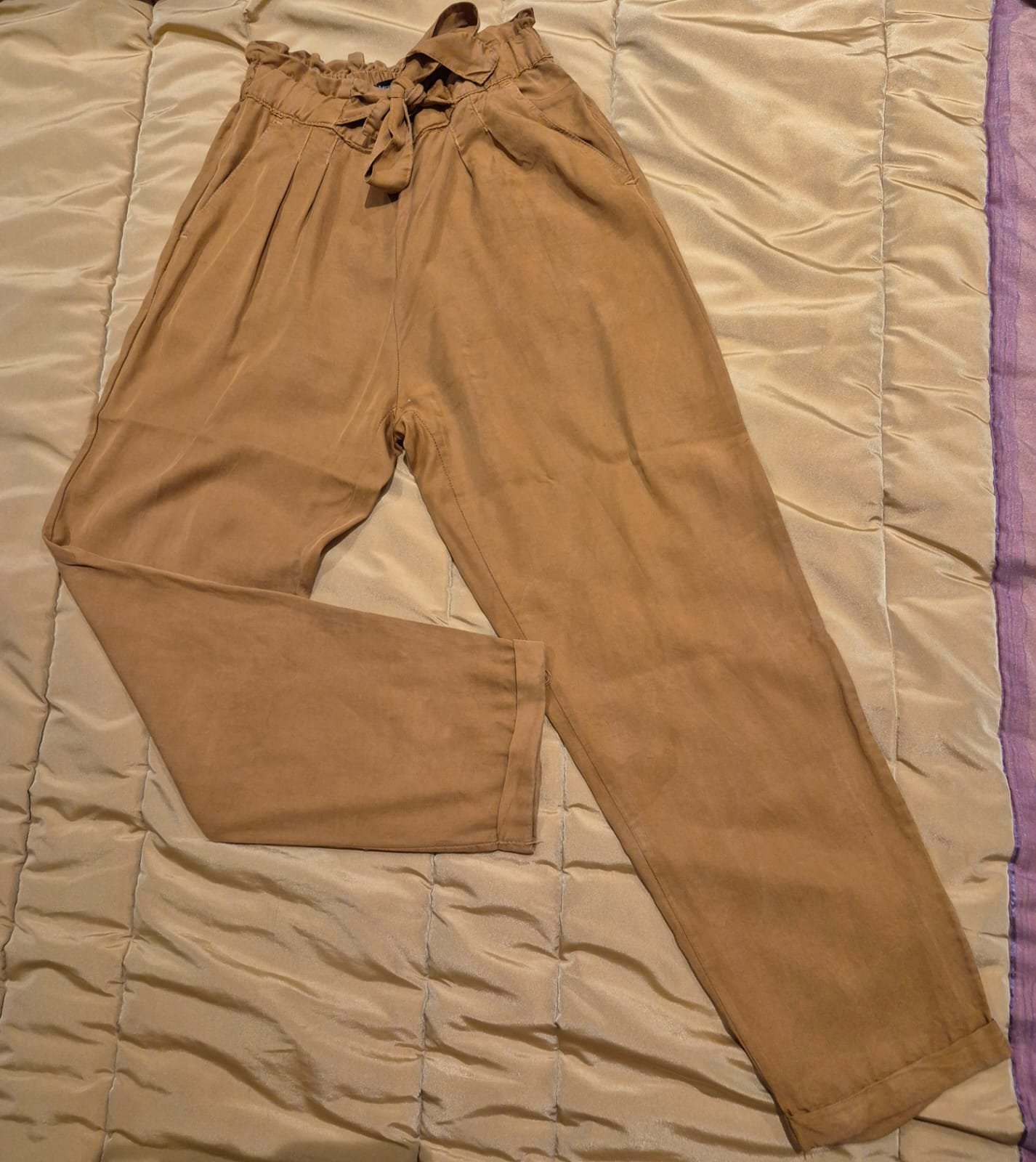 Pantalon taille haute stradivarus couleur  moutarde
