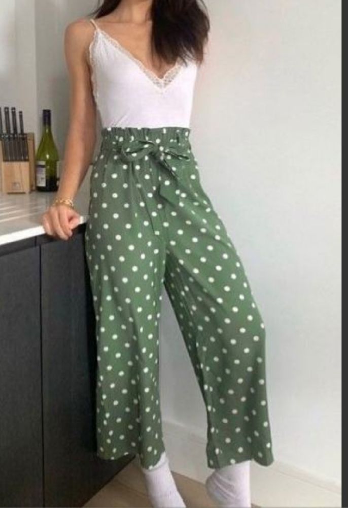 Pantalon large stradivarius presque neuf