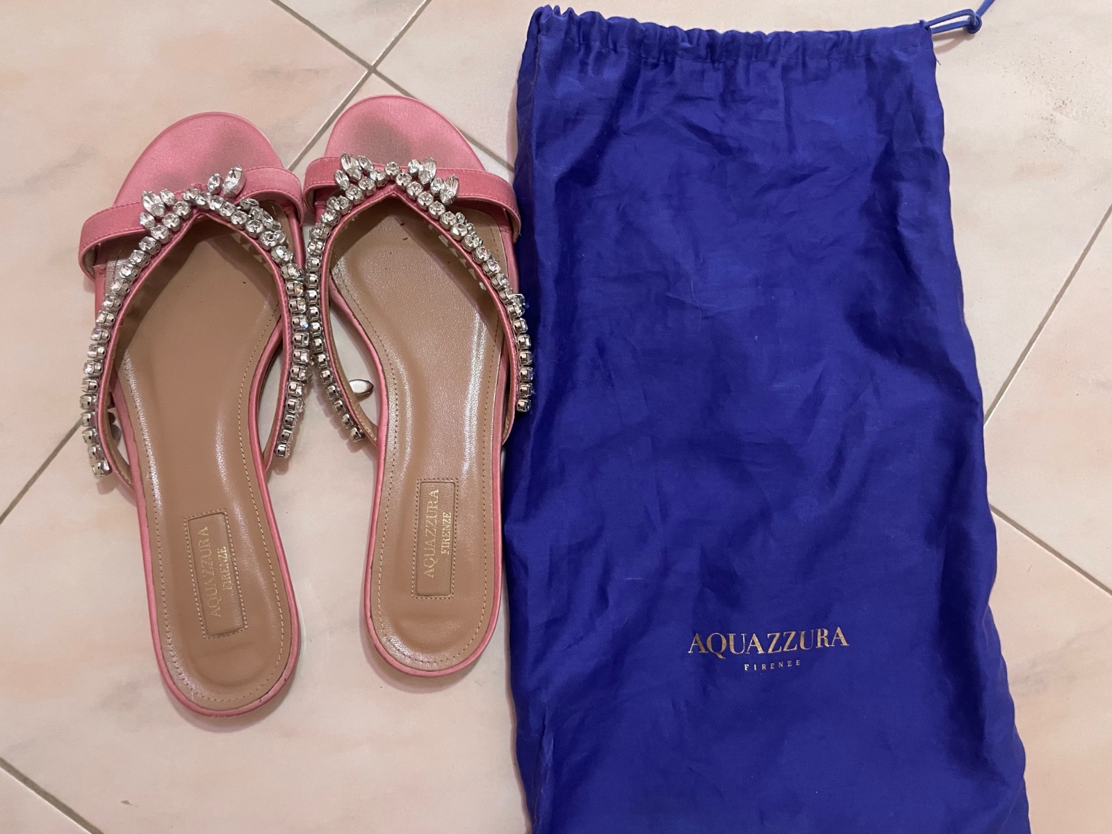 Des mules Aquazzura