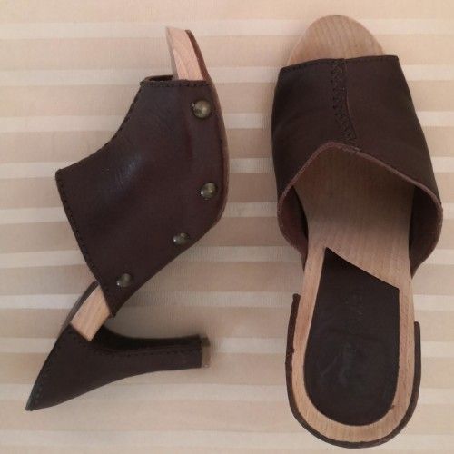 Mulles en cuir marron Mine de rien 
