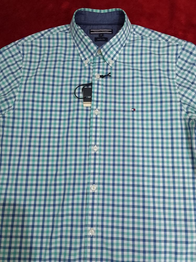 Une chemise pour homme courtes manches 