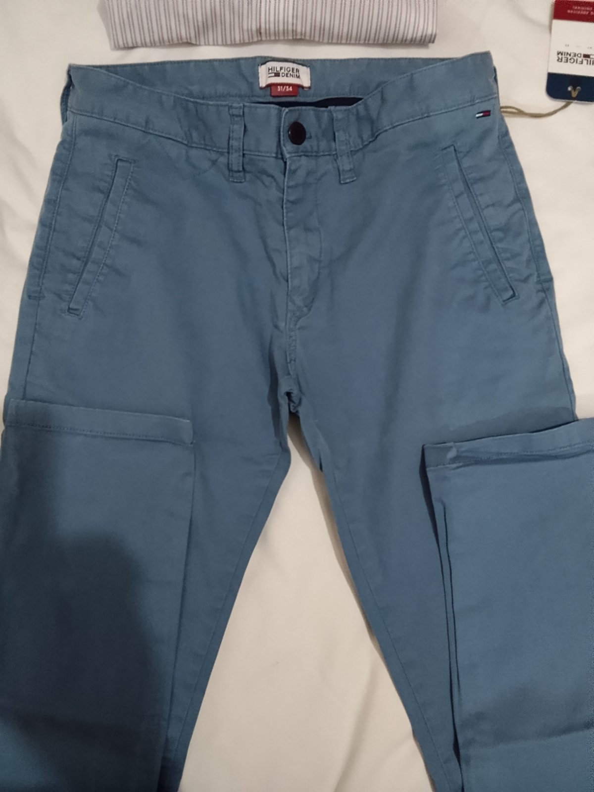 Très joli pantalon pour homme de la marque Hilfiger denim 