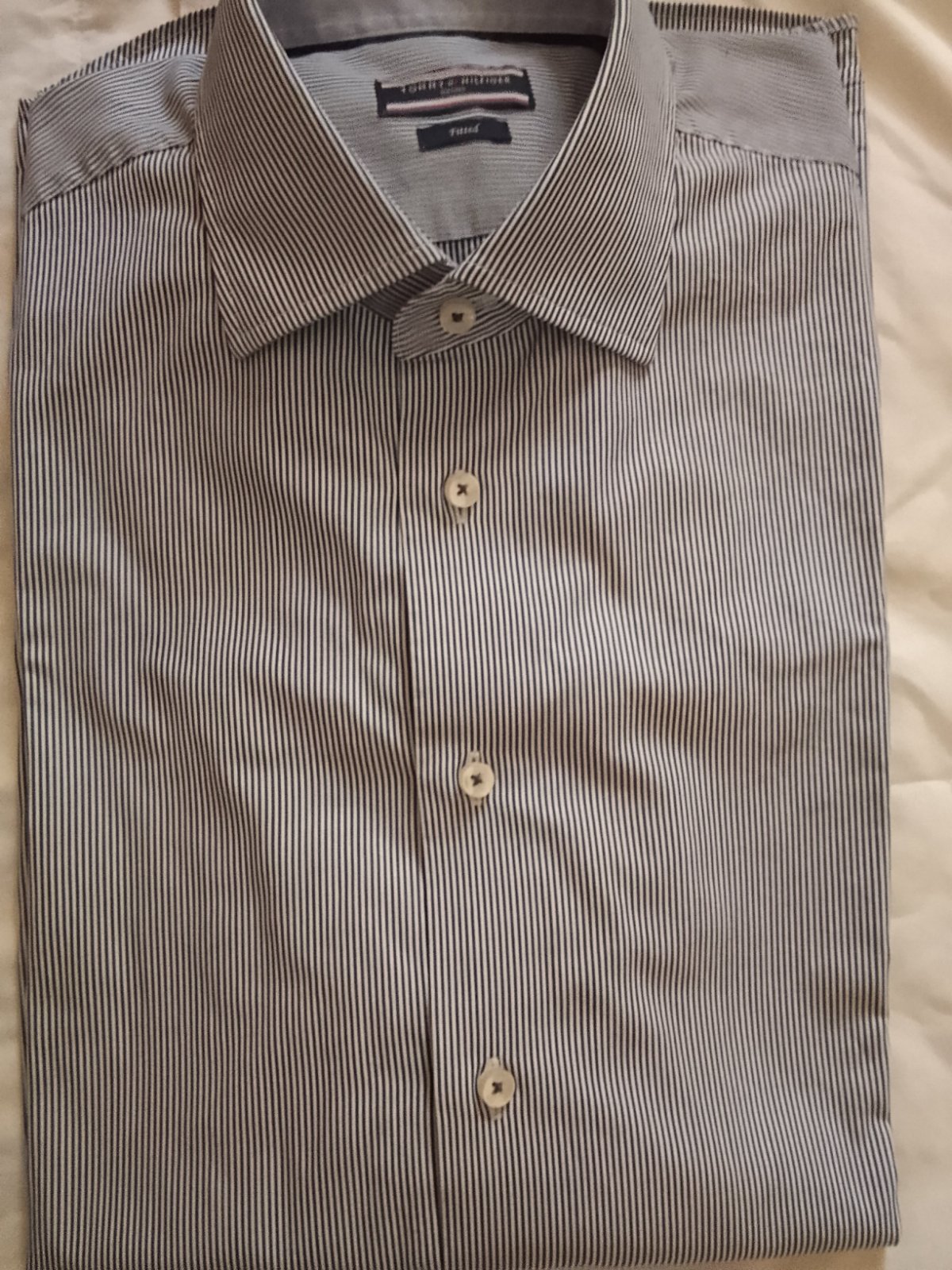 Une chemise homme très chic de la marque Hilfiger 