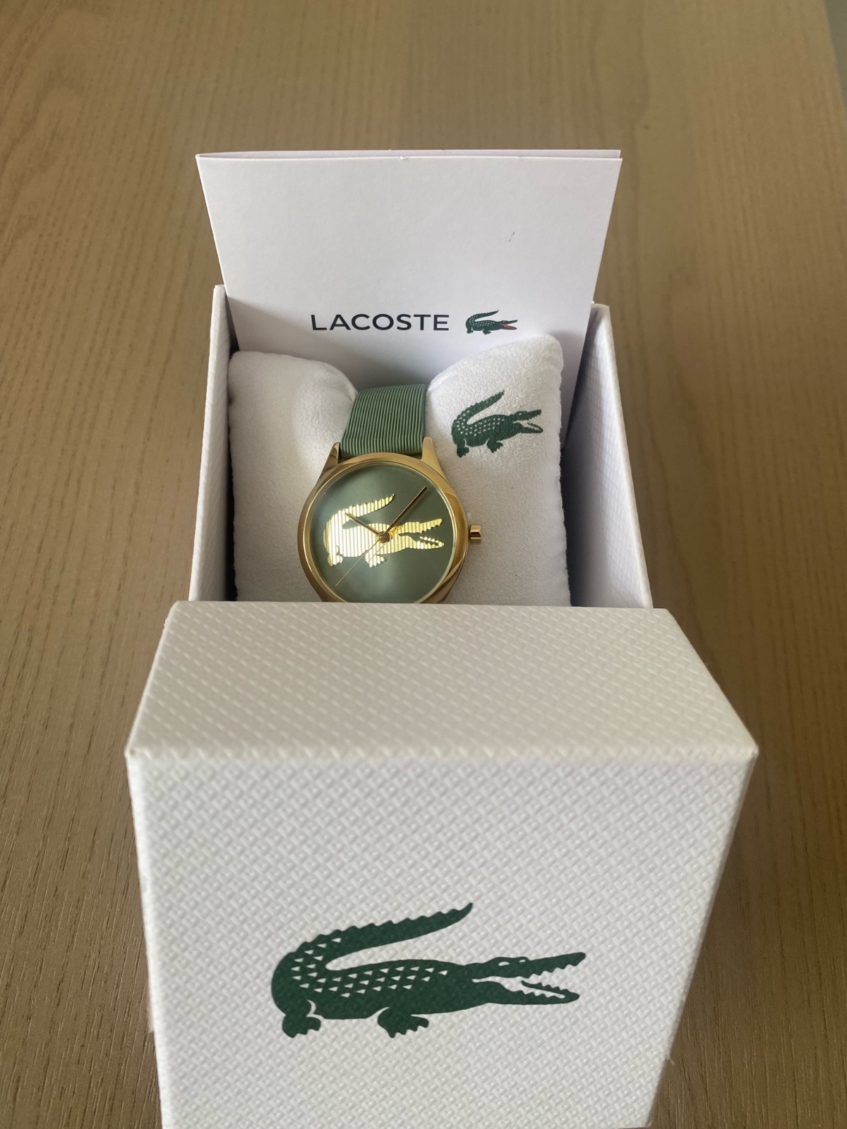 Montre Lacoste neuve avec boîte