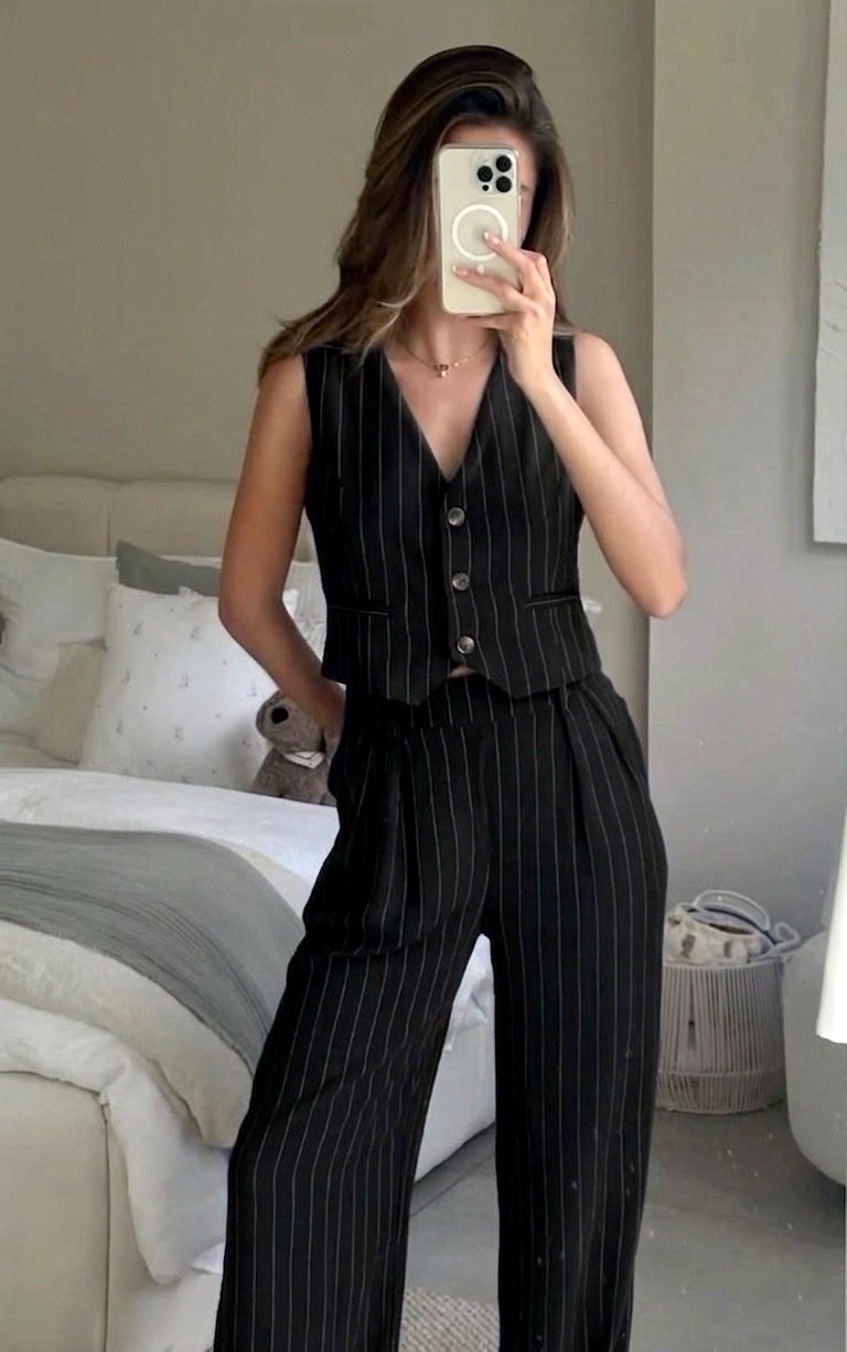 Ensemble tailleur élégant à rayures