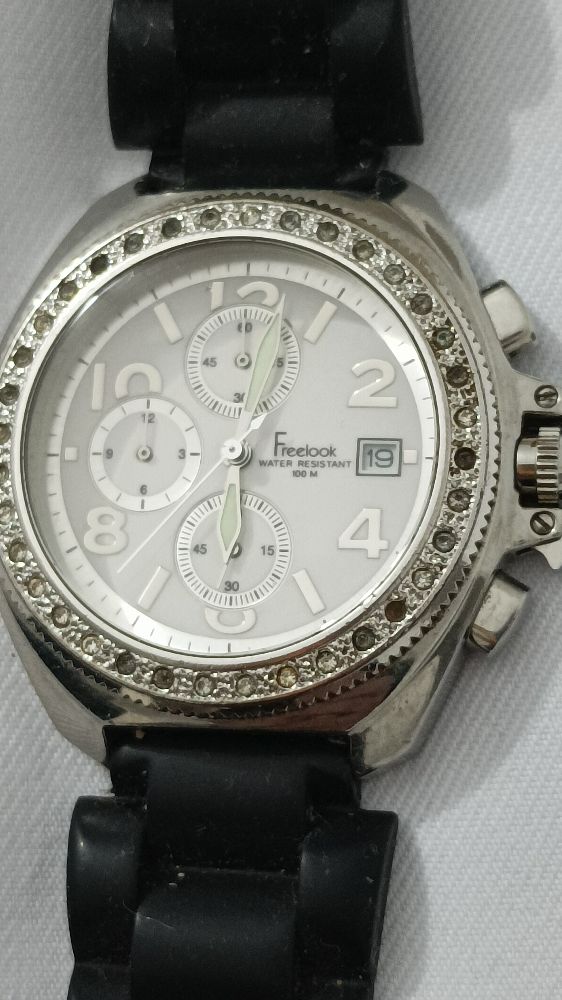Montre free Look water resistant 