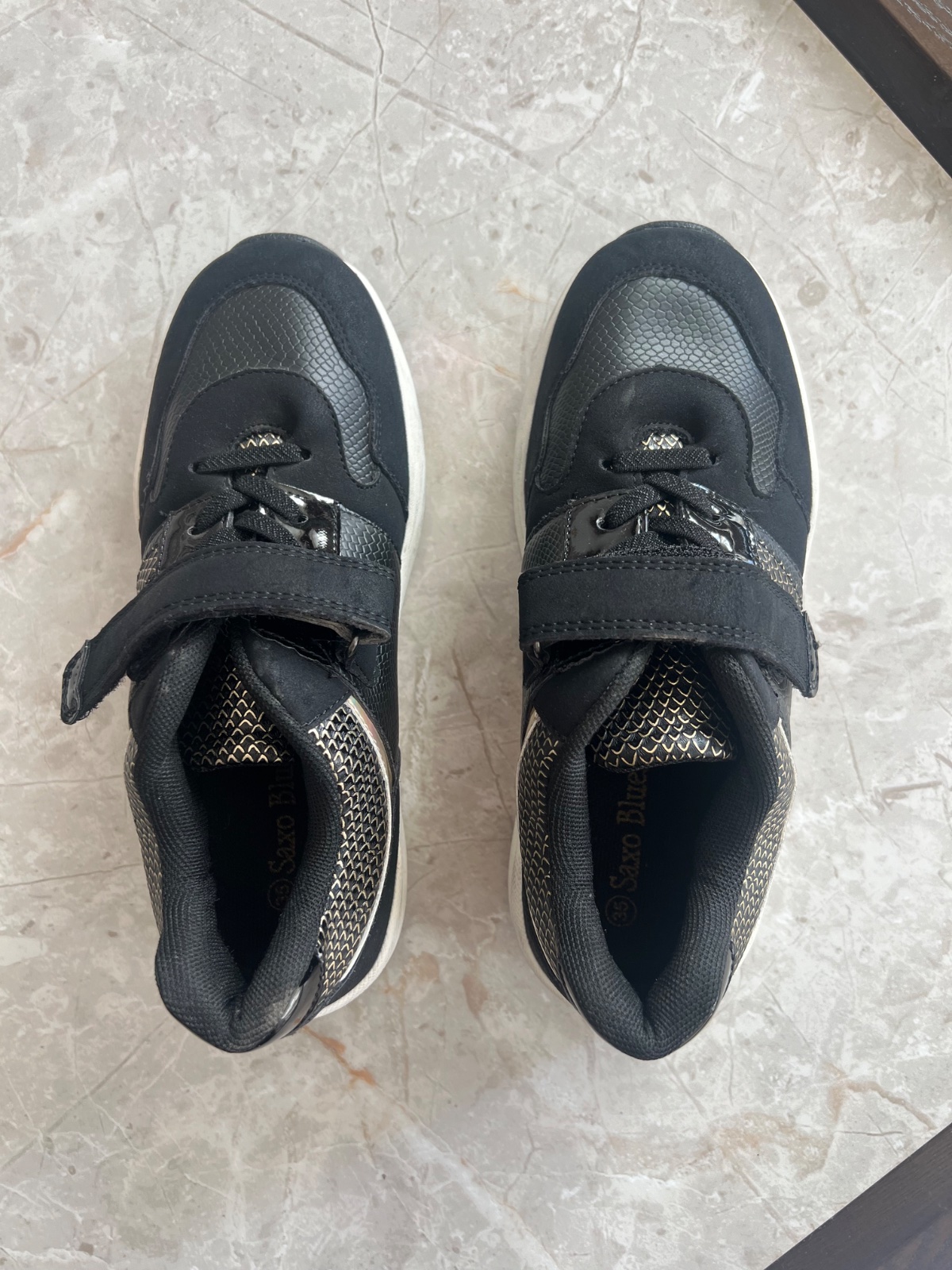 Basket noir fillette 35 jamais porté 