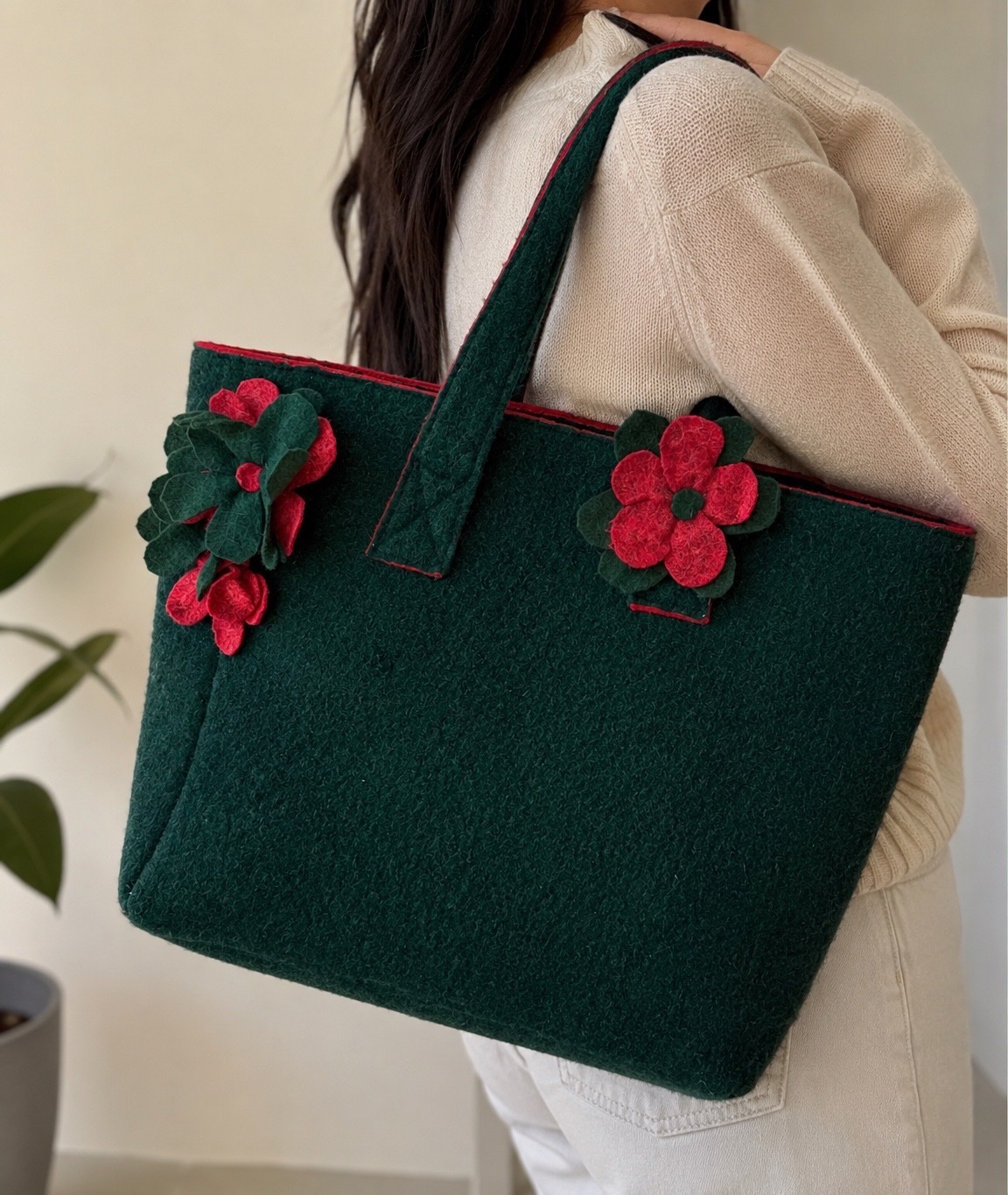 Sac cabas en feutrine vert avec fleurs – Fait main