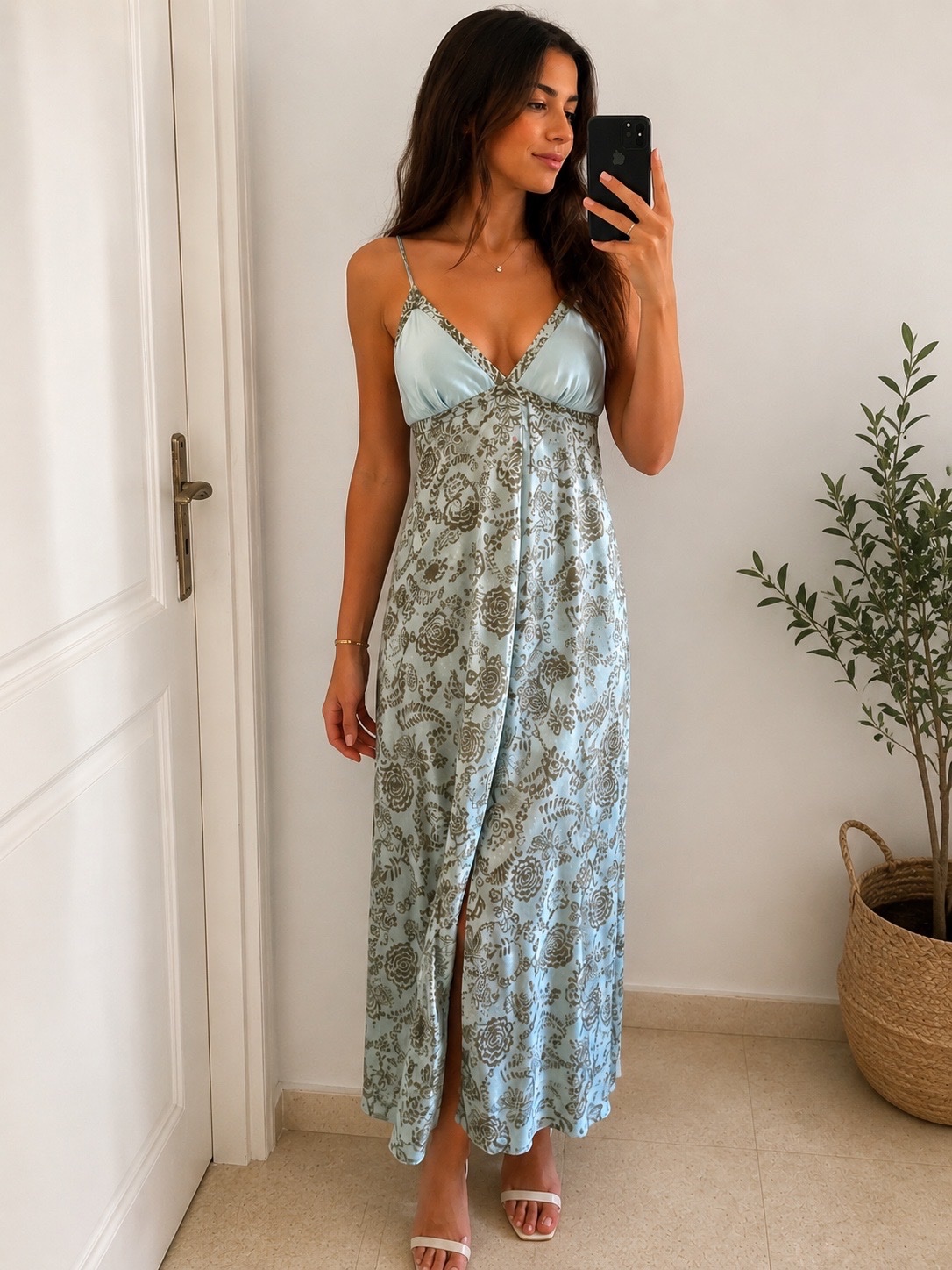 Robe longue satinée La Vie en Rose – Taille M