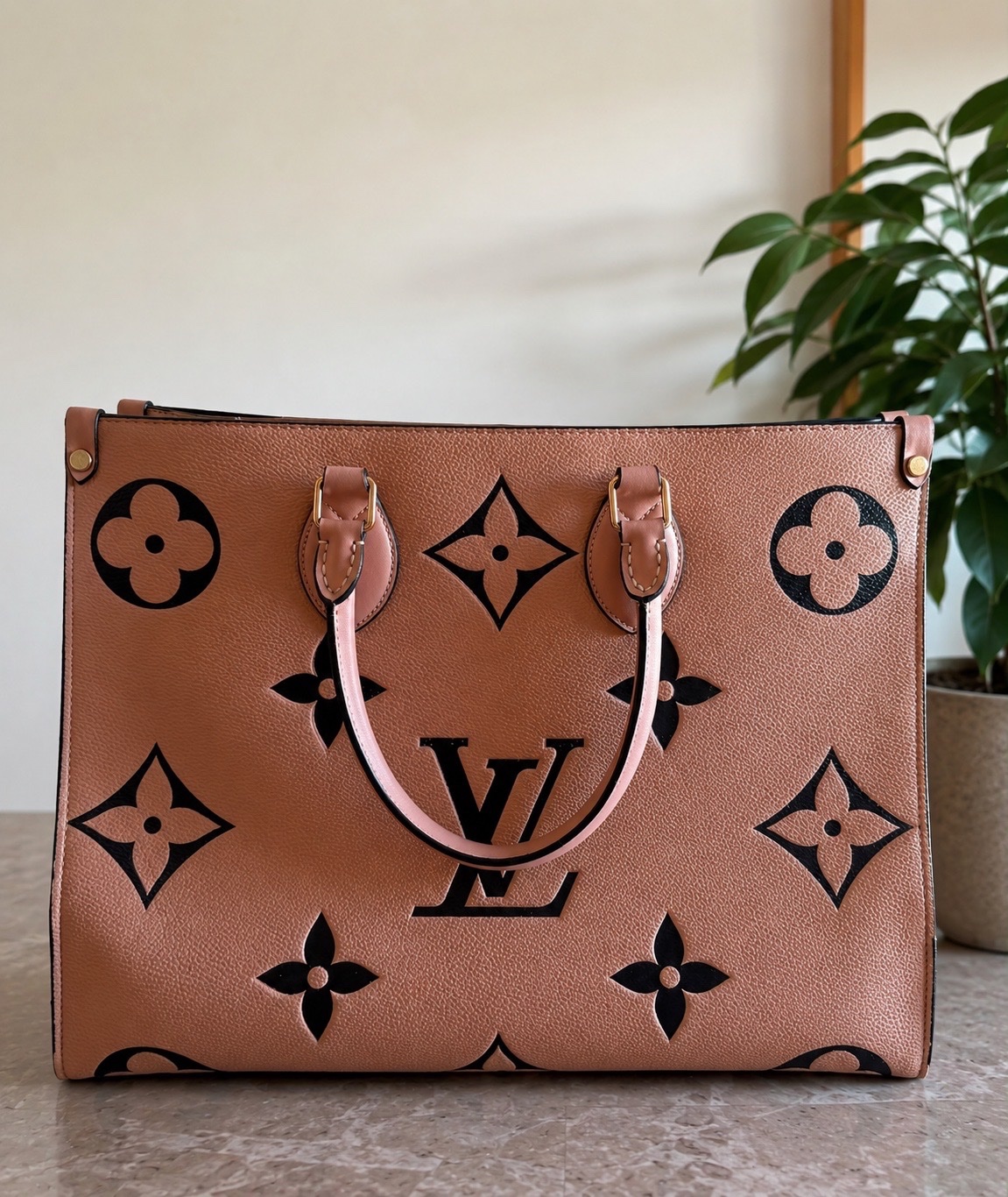 Sac cabas beige élégant LV