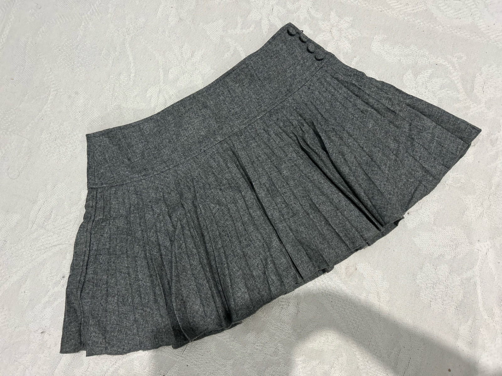 Grey pleated skirt 