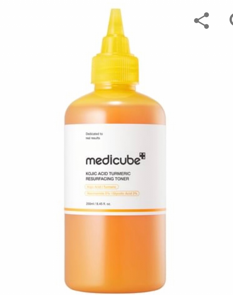 MEDICUBE KOJIC ACID TURMERIC RESURFACING TONER 250ML