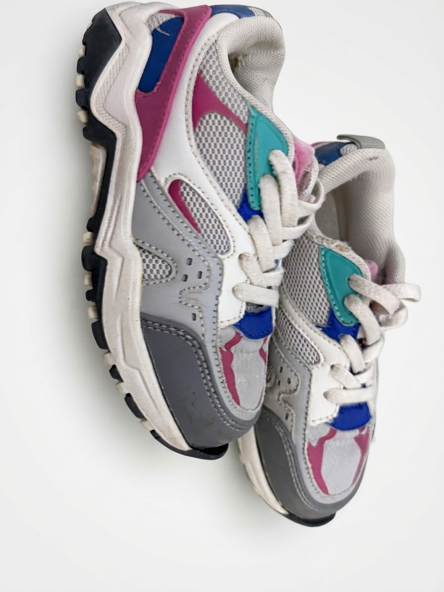 Des baskets fille pointure 27