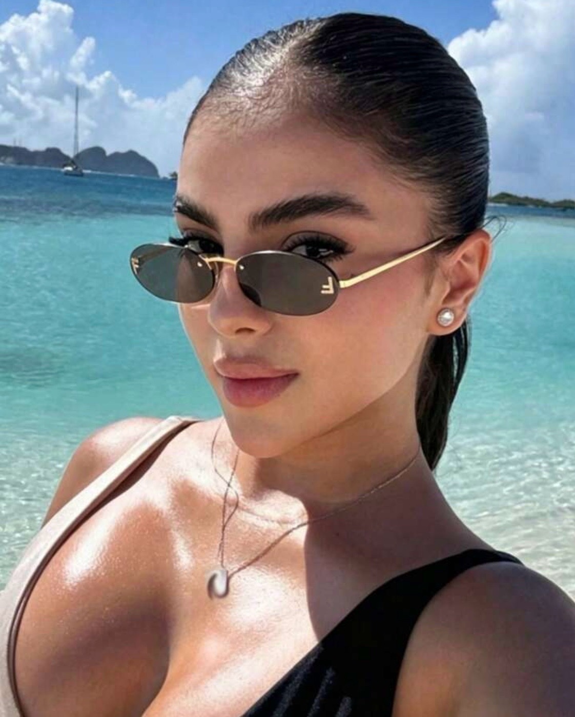 Lunettes de soleil Fendi F