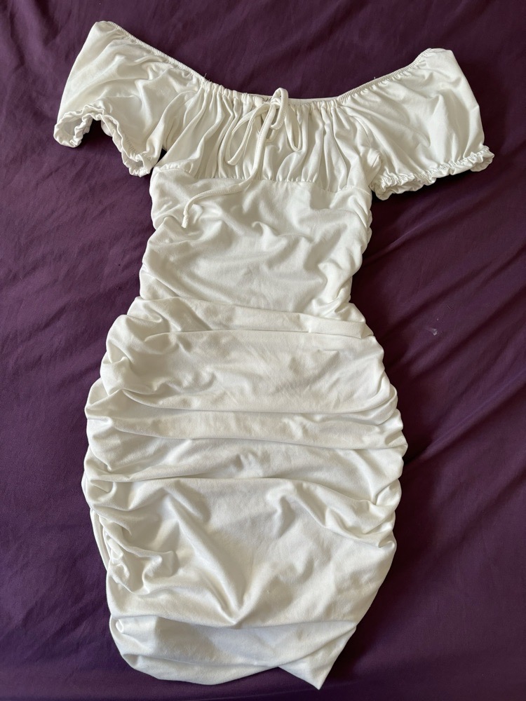 robe blanche encore neuf😍