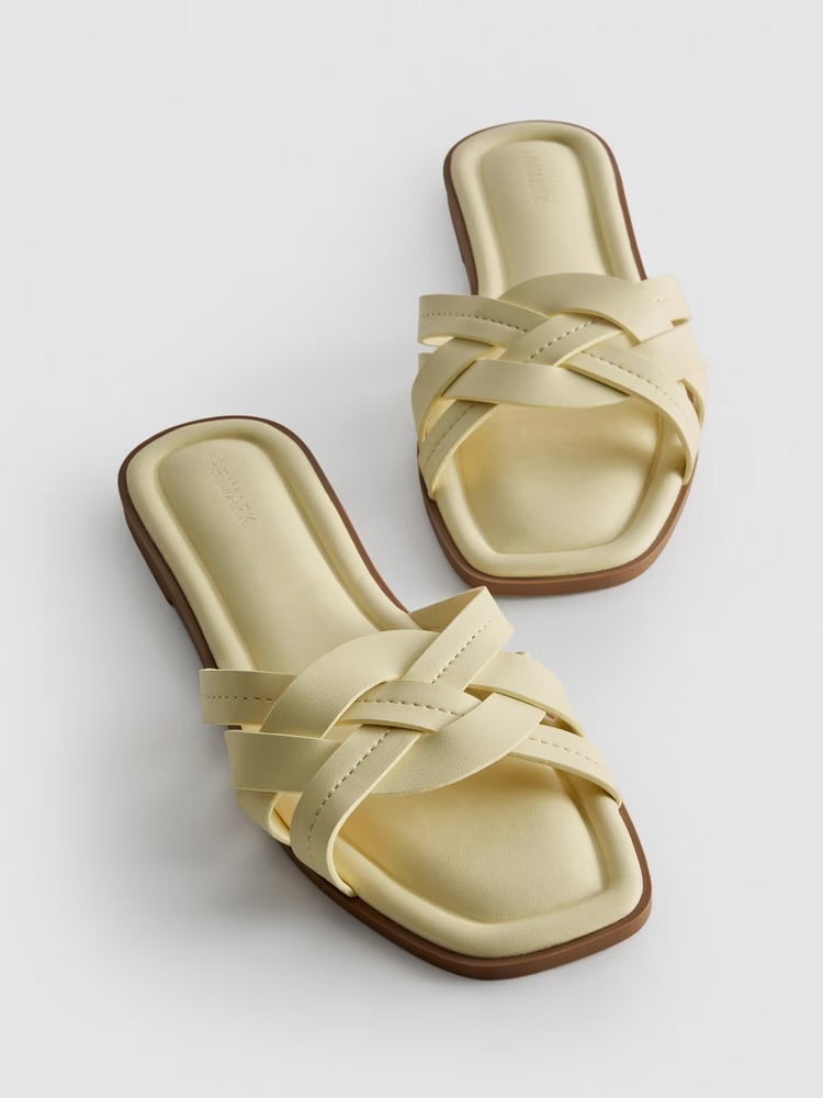 Claquettes primark jamais porté